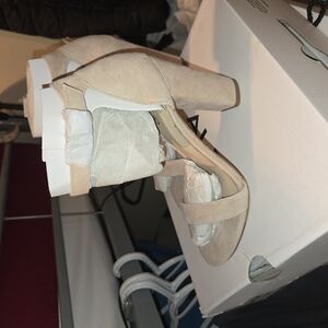 ALDO BEIGE HEELS